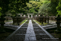 東光寺・萩藩主毛利家墓所 | 高解像度画像サイズ：4992 x 3328 pixels | 写真番号：VJ7Z6836 | 撮影：Canon EOS-1Ds Mark II