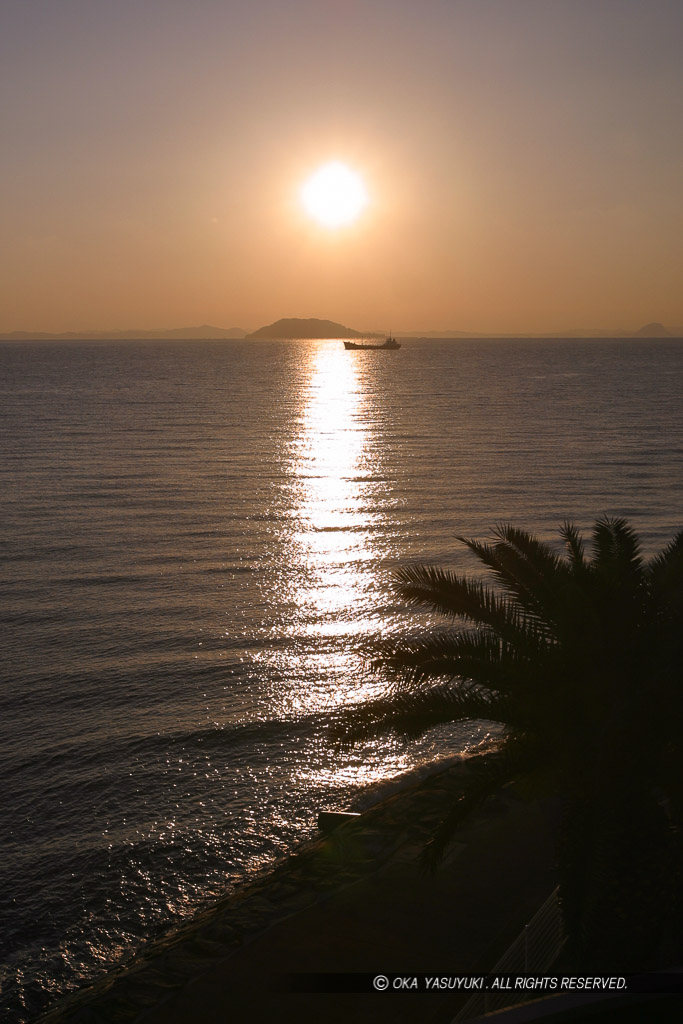 原城から望む朝日・談合島