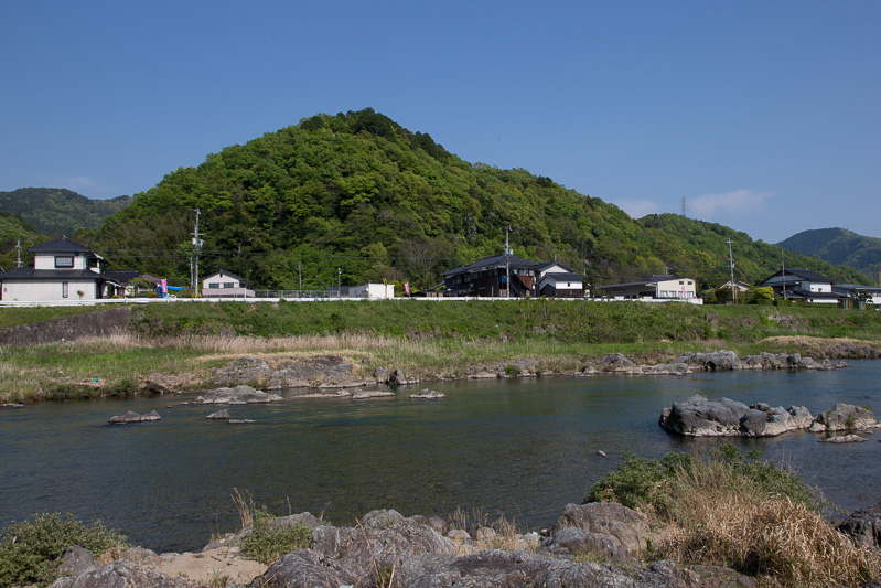 山崎城浜御殿跡から揖保川と聖山城を望む