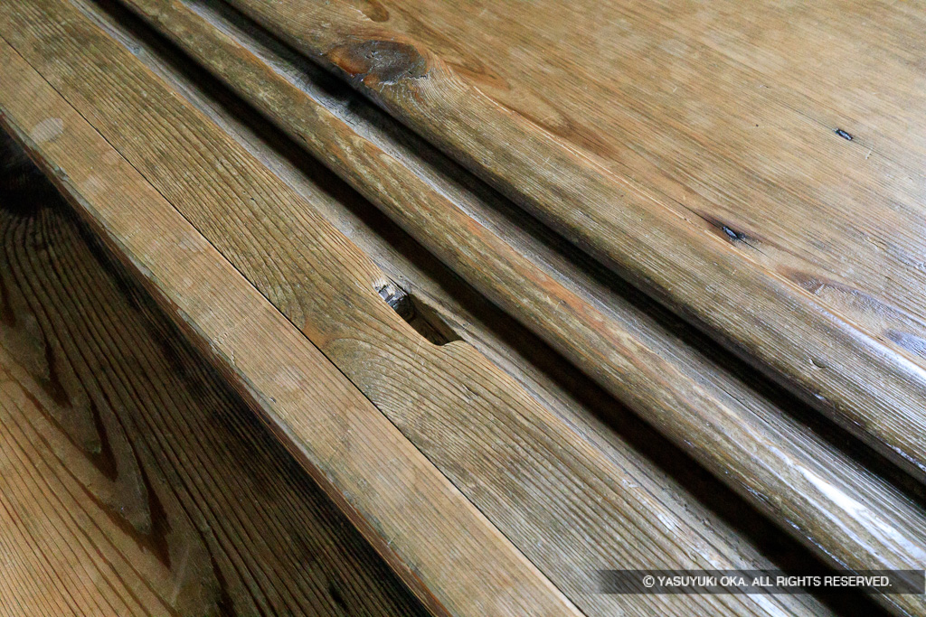 天守最上階の敷居