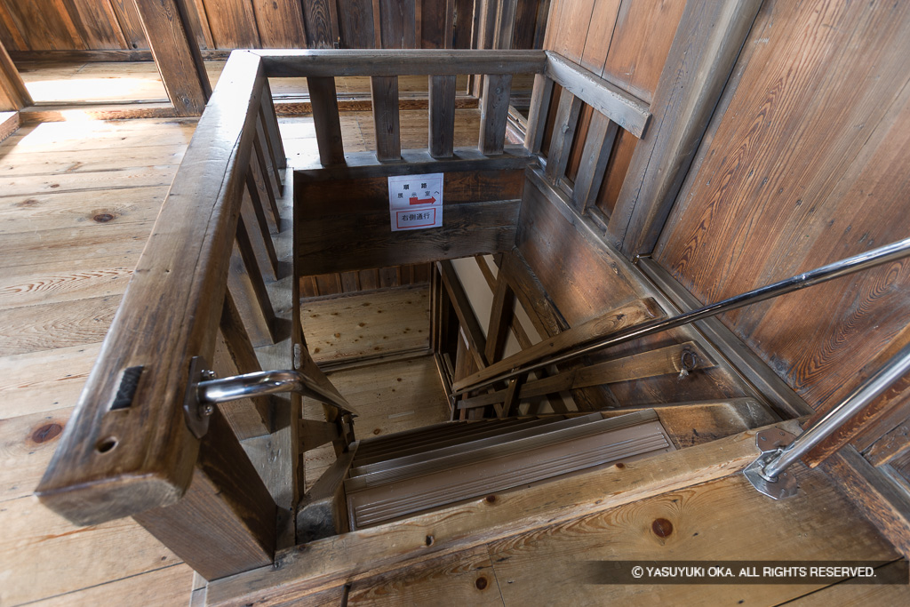 階段・天守3階