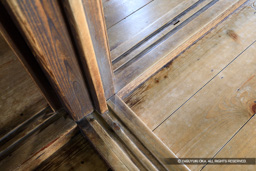 天守最上階の敷居 | 高解像度画像サイズ：6720 x 4480 pixels | 写真番号：5D4A5596 | 撮影：Canon EOS 5D Mark IV