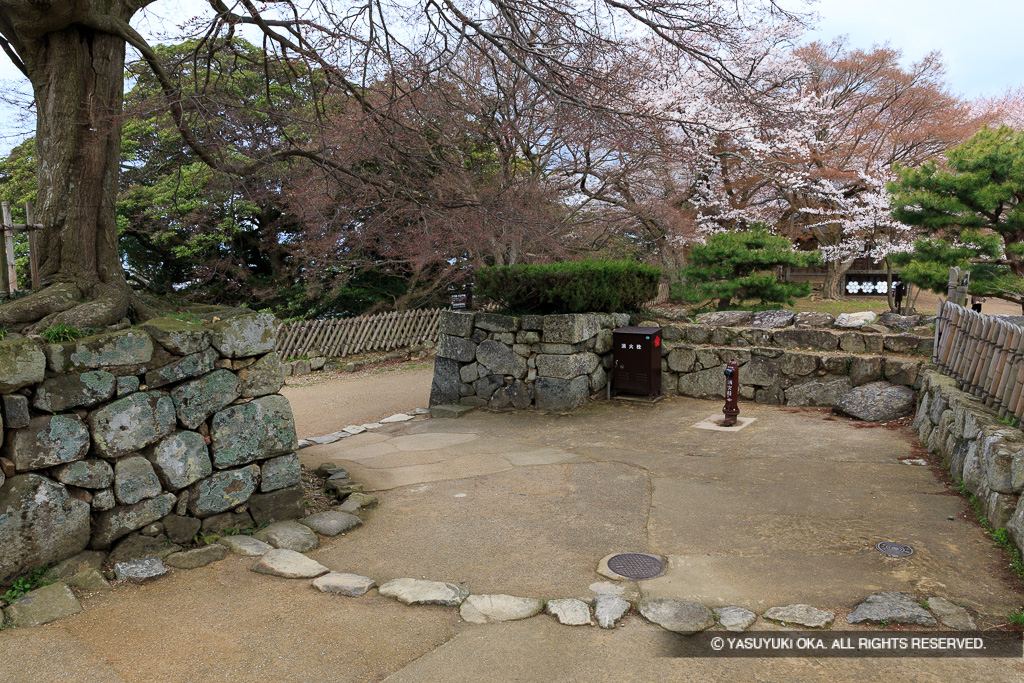 西の丸へ続く本丸虎口