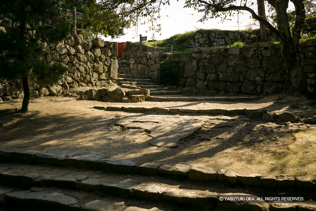 太鼓門櫓から本丸虎口
