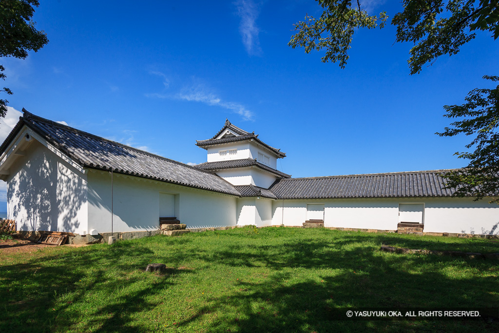 西の丸三重櫓と続櫓