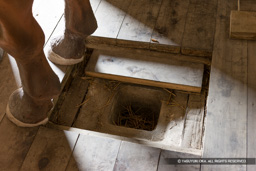 馬屋内部 | 高解像度画像サイズ:5616 x 3744 pixels | 写真番号:1P3J1321 | 撮影:Canon EOS-1Ds Mark III