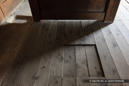 馬屋内部 | 高解像度画像サイズ:5482 x 3655 pixels | 写真番号:1P3J1325 | 撮影:Canon EOS-1Ds Mark III