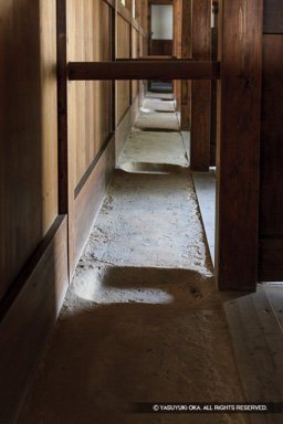 馬屋内部 | 高解像度画像サイズ:3744 x 5616 pixels | 写真番号:1P3J1326 | 撮影:Canon EOS-1Ds Mark III