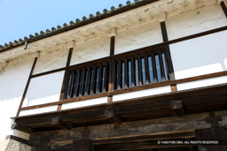 漆喰の塗られていない木格子窓・天秤櫓 | 高解像度画像サイズ：5616 x 3744 pixels | 写真番号：1P3J7128 | 撮影：Canon EOS-1Ds Mark III