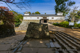 天秤櫓と鐘の丸虎口跡 | 高解像度画像サイズ：8145 x 5432 pixels | 写真番号：6F1A6531 | 撮影：Canon EOS R5m2
