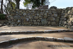 鐘の丸虎口の鏡石 | 高解像度画像サイズ：5388 x 3592 pixels | 写真番号：IMG_3943 | 撮影：Canon EOS 6D