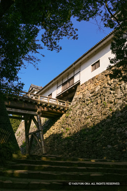 天秤櫓と廊下橋・東から | 高解像度画像サイズ：3328 x 4992 pixels | 写真番号：VJ7Z6777 | 撮影：Canon EOS-1Ds Mark II