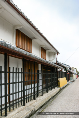 魚屋町商家 | 高解像度画像サイズ：3505 x 5258 pixels | 写真番号：1P3J3063 | 撮影：Canon EOS-1Ds Mark III