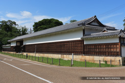 旧西郷屋敷長屋門 | 高解像度画像サイズ：4821 x 3214 pixels | 写真番号：VJ7Z6967 | 撮影：Canon EOS-1Ds Mark II