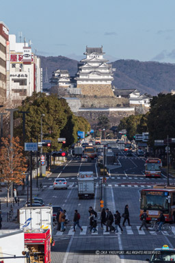 JR姫路駅から姫路城|高解像度画像サイズ:1798 x 2697 pixels|写真番号:5D4A4844|撮影:Canon EOS 5D Mark IV