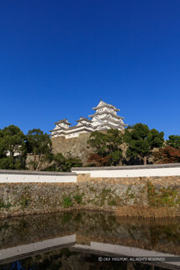 姫路城内の三国堀から天守を望む｜高解像度画像サイズ：5758 x 8637 pixels｜写真番号：5DSA1482｜撮影：Canon EOS 5DS