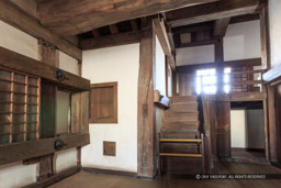 大天守・3階・北西の武者隠し・北側石打棚|高解像度画像サイズ:4667 x 3111 pixels|写真番号:1DX_7361|撮影:Canon EOS-1D X