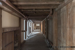 大天守・3階・北側の石打棚下部|高解像度画像サイズ:5113 x 3409 pixels|写真番号:1DX_7364|撮影:Canon EOS-1D X
