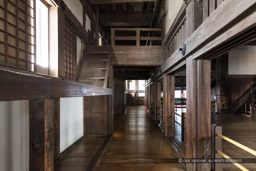 大天守・3階・南側の石打棚上部|高解像度画像サイズ:8688 x 5792 pixels|写真番号:5DSA7866|撮影:Canon EOS 5DS