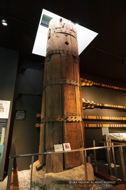 姫路城大天守の東大柱:兵庫県立歴史博物館|高解像度画像サイズ:5706 x 8559 pixels|写真番号:5DSA8122|撮影:Canon EOS 5DS