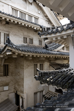 大天守入口｜高解像度画像サイズ：3328 x 4992 pixels｜写真番号：VJ7Z3687｜撮影：Canon EOS-1Ds Mark II
