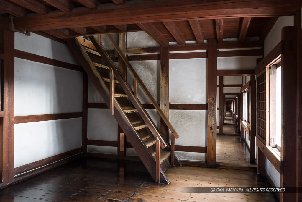 渡御櫓１階内部・木階段