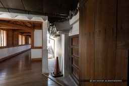 復興部分の城外側に土塀|高解像度画像サイズ:6720 x 4480 pixels|写真番号:5D4A4917|撮影:Canon EOS 5D Mark IV