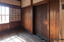 ヨの渡櫓の内室側の扉|高解像度画像サイズ:6720 x 4480 pixels|写真番号:5D4A4986|撮影:Canon EOS 5D Mark IV