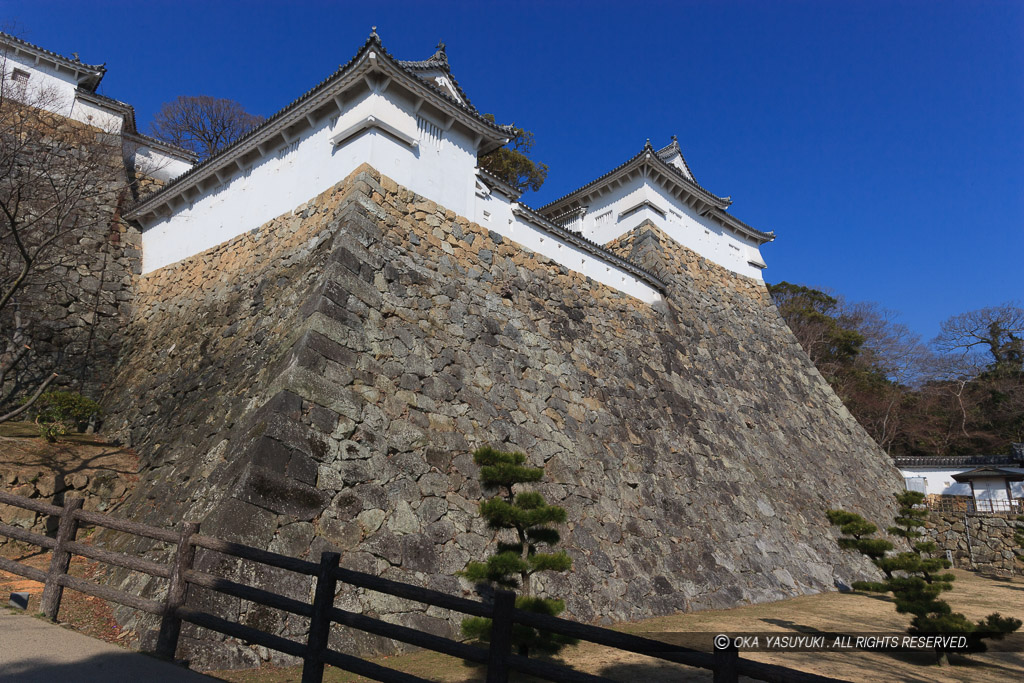 帯の櫓・帯郭櫓・高石垣