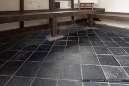 太鼓櫓北室の四半敷の床|高解像度画像サイズ:5145 x 3430 pixels|写真番号:5D4A6493|撮影:Canon EOS 5D Mark IV