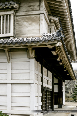 菱の門2階の張り出し|高解像度画像サイズ:3328 x 4992 pixels|写真番号:VJ7Z0226-Edit|撮影:Canon EOS-1Ds Mark II