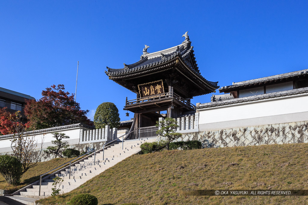 心光寺山門