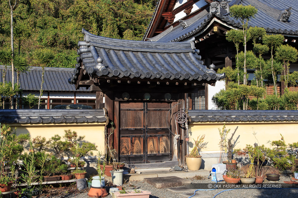 黒田家廟所移築門・心光寺