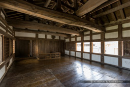 ハの渡櫓2階内部(2007年)|高解像度画像サイズ:4992 x 3328 pixels|写真番号:VJ7Z3671|撮影:Canon EOS-1Ds Mark II
