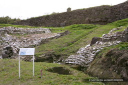 日野江城の二の丸階段跡 | 高解像度画像サイズ：3072 x 2048 pixels | 写真番号：265-6593_IMG | 撮影：Canon EOS D60