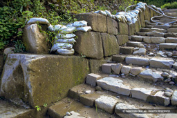 日野江城二の丸階段の切石 | 高解像度画像サイズ：800 x 533 pixels | 写真番号：IMG0089 | 撮影：