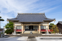 西光寺本堂・足利家家紋 | 高解像度画像サイズ：8192 x 5464 pixels | 写真番号：6F1A0190 | 撮影：Canon EOS R5m2