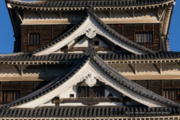 広島城天守閣千鳥破風|高解像度画像サイズ:6720 x 4480 pixels|写真番号:5D4A4378|撮影:Canon EOS 5D Mark IV