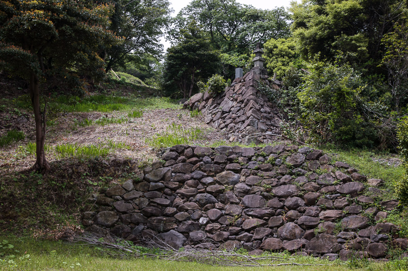 上山里丸石垣