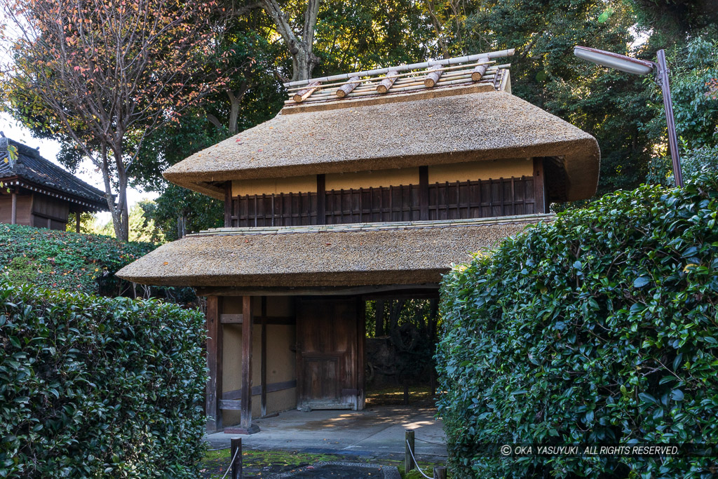 慈光院にある茨木城移築櫓門