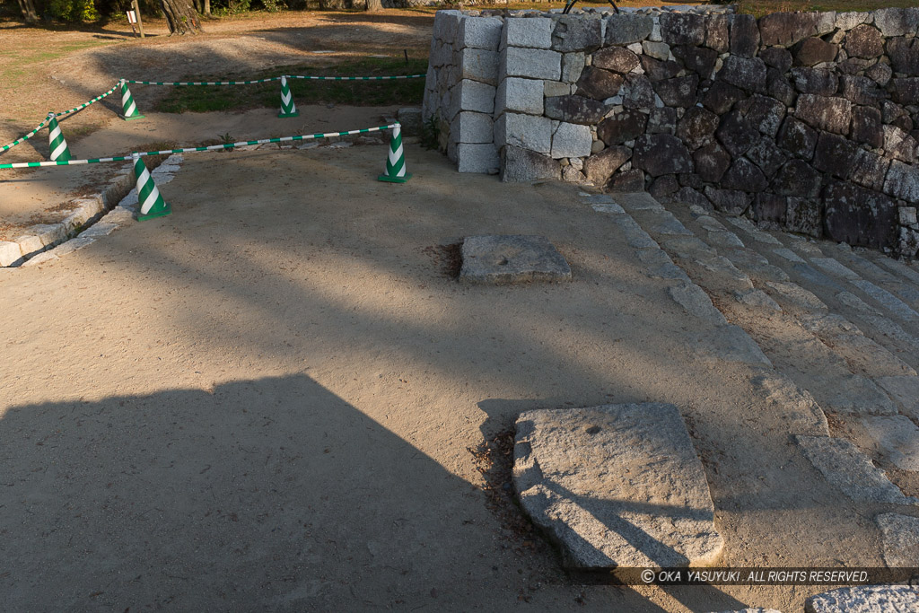 伊賀上野城の台所門跡礎石