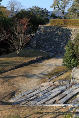 伊賀上野城の城代屋敷跡・虎口｜高解像度画像サイズ：3456 x 5184 pixels｜写真番号：1DX_6263｜撮影：Canon EOS-1D X