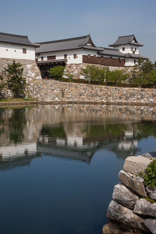 鉄御門と武具櫓