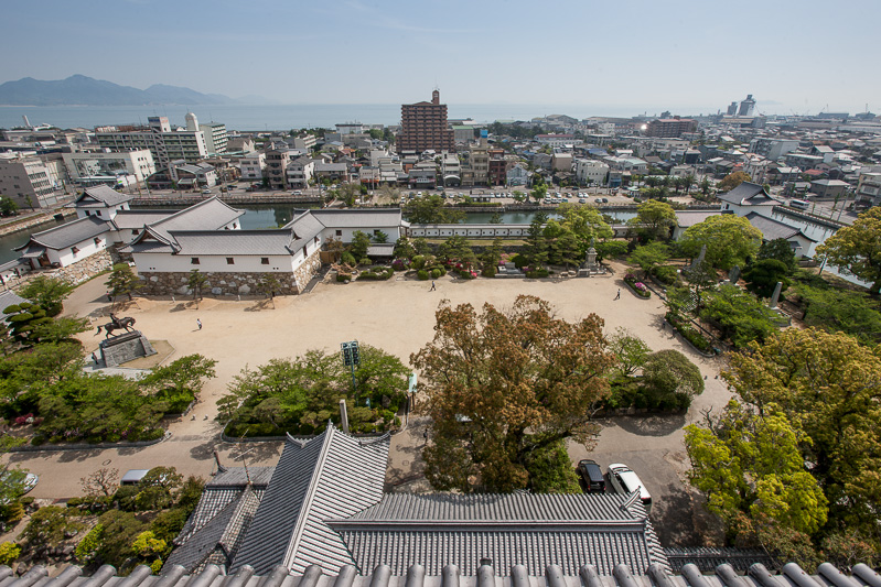 今治城から瀬戸内海を望む