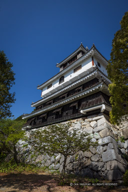 岩国城復興天守・本丸から｜高解像度画像サイズ：5464 x 8192 pixels｜写真番号：344A3288｜撮影：Canon EOS R5