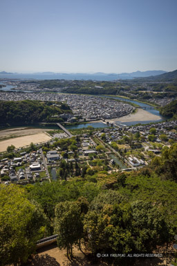 岩国城から御土居・錦川・城下・瀬戸内海を望む｜高解像度画像サイズ：5362 x 8039 pixels｜写真番号：344A3315｜撮影：Canon EOS R5