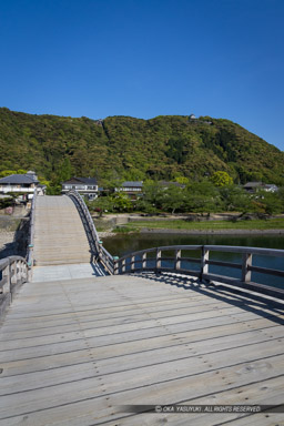 錦帯橋と岩国城（横山城）｜高解像度画像サイズ：5464 x 8192 pixels｜写真番号：344A3206｜撮影：Canon EOS R5