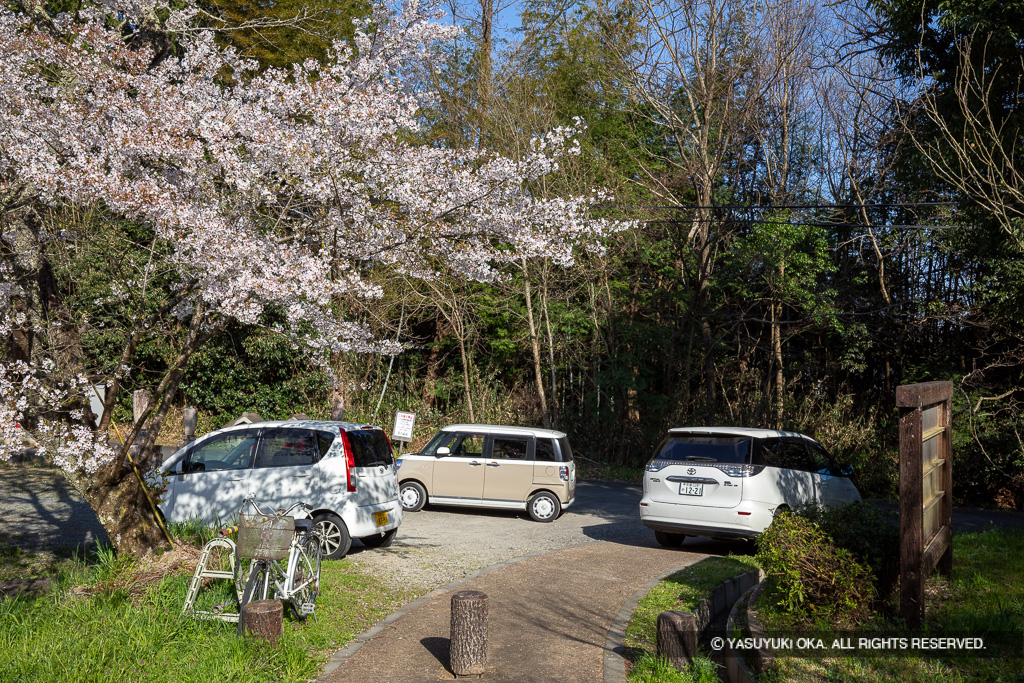 猪崎城の登山口駐車場