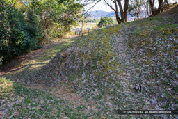 帯曲輪虎口 | 高解像度画像サイズ：6720 x 4480 pixels | 写真番号：5D4A7996 | 撮影：Canon EOS 5D Mark IV