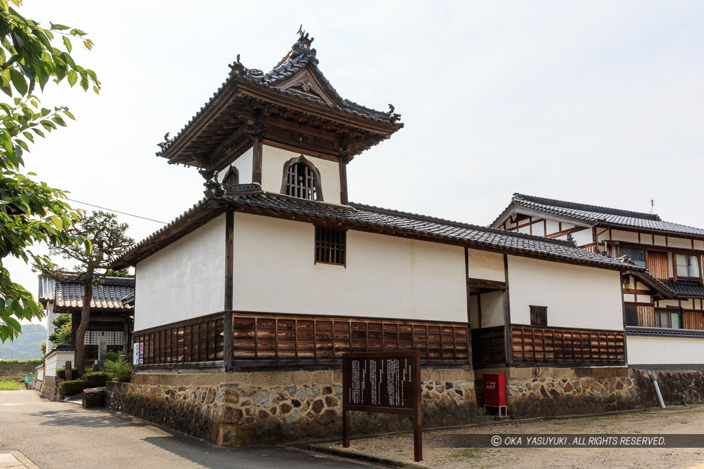 見性寺の望楼形鐘楼